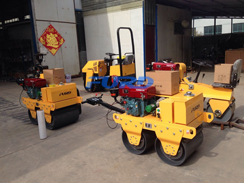 福瑞得壓路機座駕壓路機、手扶壓路機準(zhǔn)備發(fā)貨