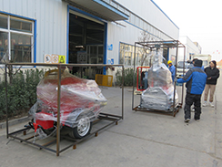 福瑞得機械1臺灌縫機，1臺移動燈車，一臺馬路吹風機打包裝柜出口新加坡
